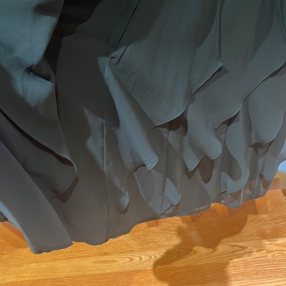 Emerald green mini dress. Could be worn for prom - Picture 4 of 5